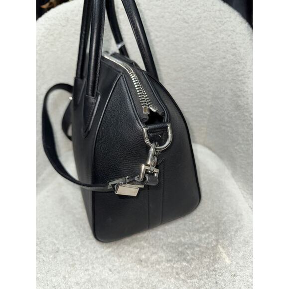 Givenchy Small Antigona Leather Satchel - Excellent Condition - Picture 7 of 7